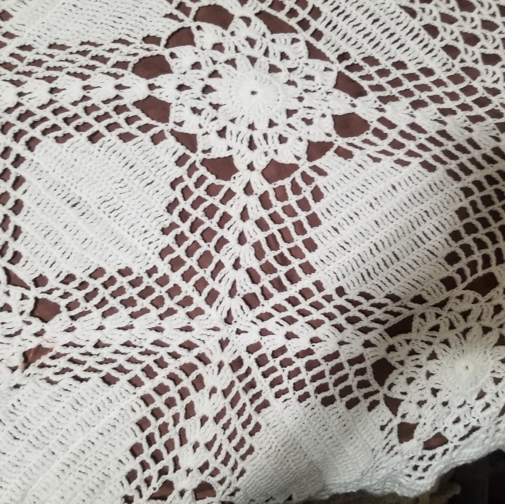 Hand made bed spread - Picture 2 of 3